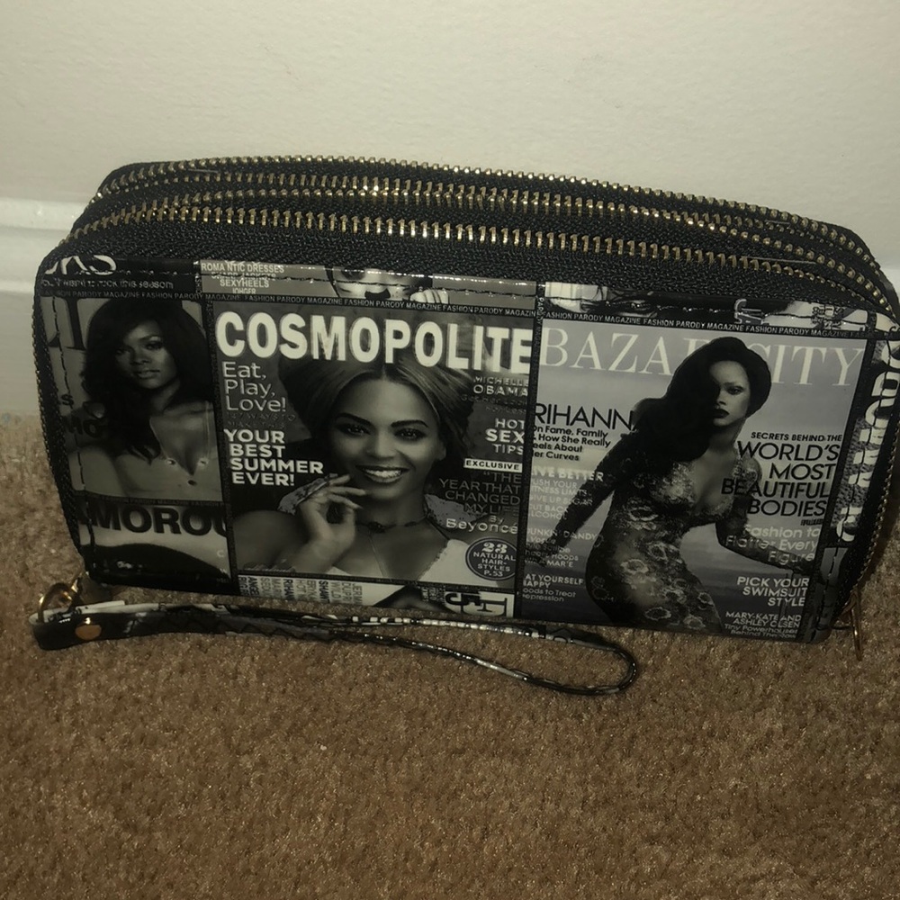 Magazine wallet